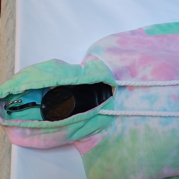 Exist Ron crop hoodie pastel tie dye M, 23" pit to pit, 17" long - Picture 2 of 6